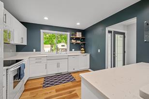 4405 Jonquil Ln N - Photo 10