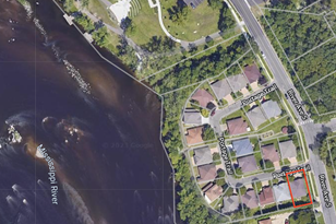 39 Portage Trl, Sauk Rapids, MN 56379-1157