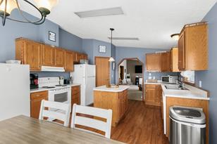 211 Main St E - Photo 6