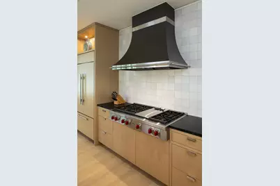 2388 W Lake Of The Isles Parkway, Minneapolis, MN 55405 - Photo 6