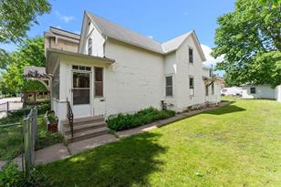 673 Thomas Ave - Photo 4