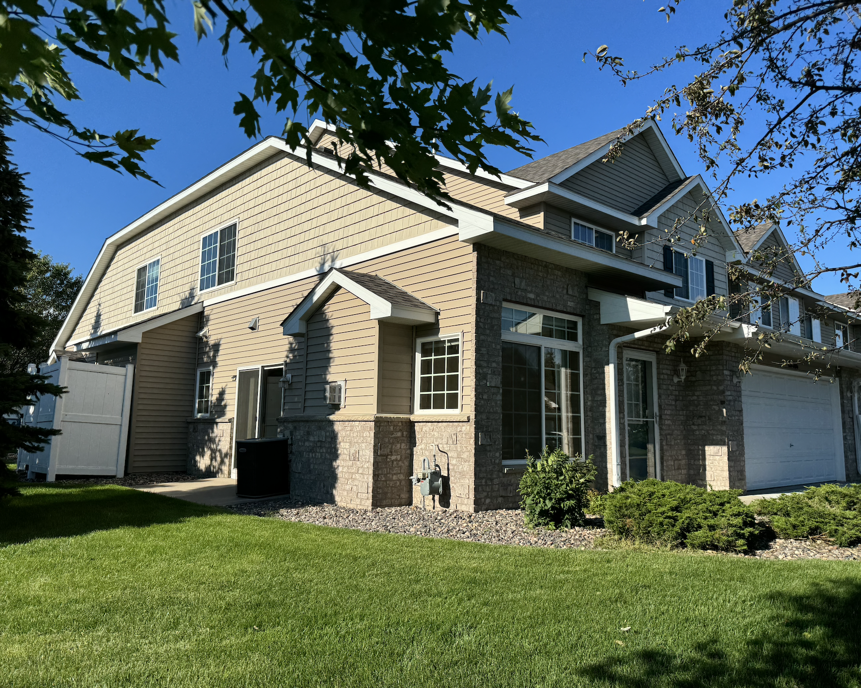 16460 Elm Creek Ln #2016, Lakeville, MN 55044