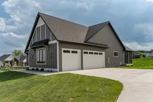 3180 Bella Terra Ln NE, Rochester, MN 55906 - Photo 4