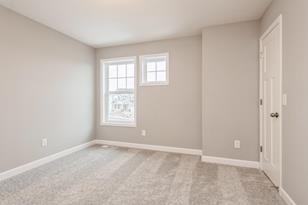 8329 Lamont Ave NE - Photo 8
