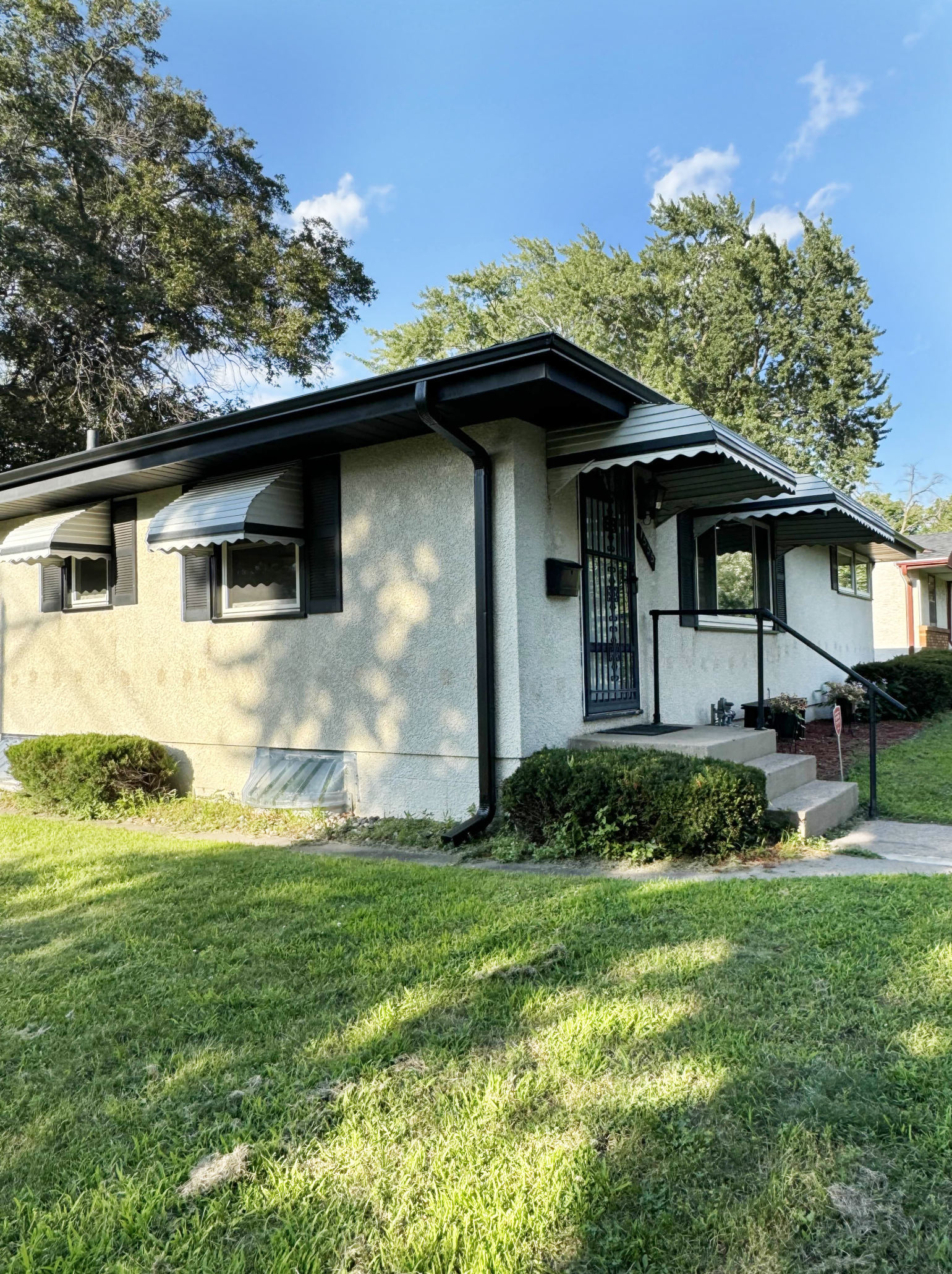 1555 Idaho Ave E, Saint Paul, MN 55106