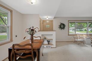 9425 Clinton Ave S - Photo 4