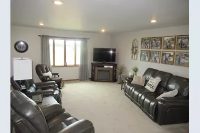 510 Hill Crest Street, Edgerton, MN 56128 - Photo 2