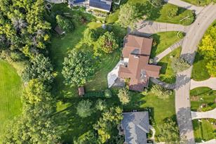 5104 Mirror Lakes Dr, Edina, MN 55436 - Photo 2