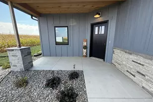 906 Funk Ave, Lakefield, MN 56150 - Photo 2