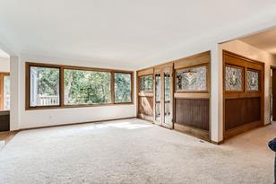 290 Floral Dr W, Saint Paul, MN 55126
