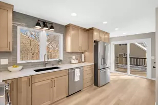 870 Lakeview Ave, Saint Paul, MN 55117 - Photo 16