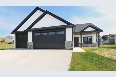 864 Bucknell Lane SE, Stewartville, MN 55976 - Photo 1