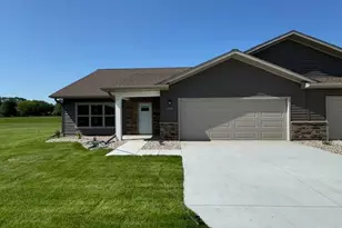 2218 Red Bird Ln, Fairmont, MN 56031 - Photo 2