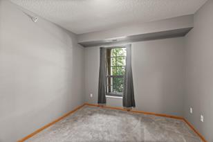 2565 Franklin Ave, Saint Paul, MN 55114 - Photo 16