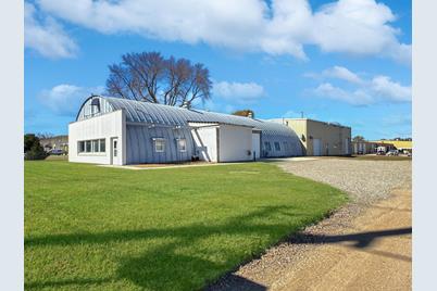 805 E 10th Street, Fairmont, MN 56031 - Photo 1