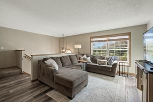 5179 Fairpoint Dr N, Hugo, MN 55038 - Photo 10