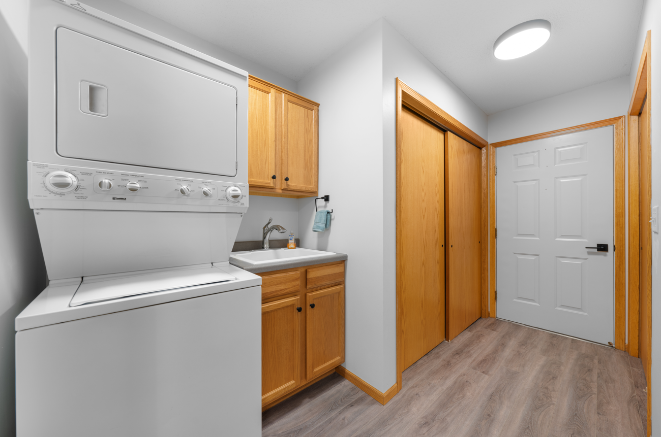 700 Leroy Ln #6, Troy, WI 54022