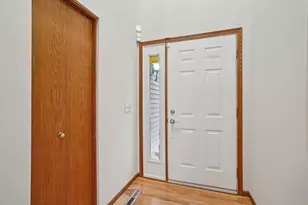 577 Eagle Ridge Rd, Woodbury, MN 55125 - Photo 8