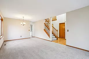 577 Eagle Ridge Rd, Woodbury, MN 55125 - Photo 10