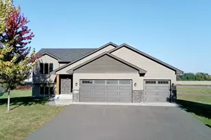 1620 18th Ct SE, Cambridge, MN 55008 - Photo 1