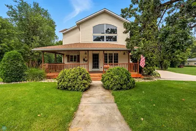 429 W Bridge Avenue, Warren, MN 56762 - Photo 1