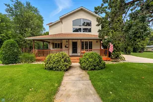 429 W Bridge Ave, Warren, MN 56762 - Photo 1