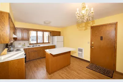 813 N 6th Avenue N #C16, Fargo, ND 58102 - Photo 4