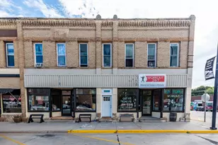 147 S Broadway, Wells, MN 56097 - Photo 1