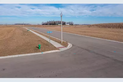 105 Bluestem Drive, Blue Earth, MN 56013 - Photo 8