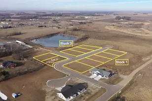 102 Prairie Rose Dr, Blue Earth, MN 56013 - Photo 1