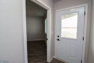 1390 Prairie Ln, Wahpeton,  58075 - Photo 4