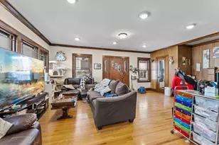 709 10th St NE, Austin, MN 55912 - Photo 2