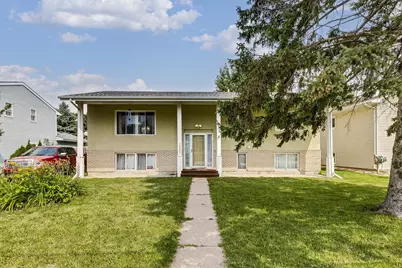 2357 17th Avenue E, North Saint Paul, MN 55109 - Photo 1