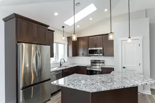 877 Picadilly Ln NW, Rochester, MN 55901 - Photo 14