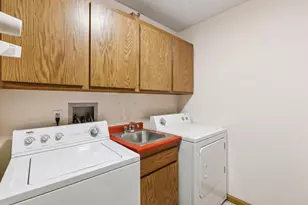 1235 Yale Pl, Minneapolis, MN 55403 - Photo 28