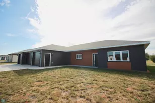 205 16th St N, Breckenridge, MN 56520 - Photo 2