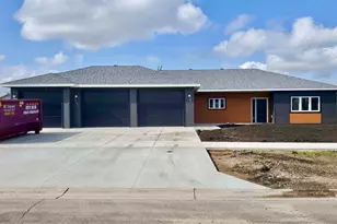 205 16th St N, Breckenridge, MN 56520 - Photo 1