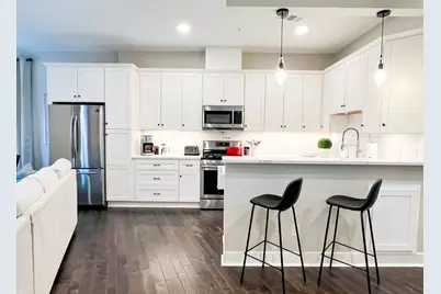 63 7th Avenue S #Unit 2, Hopkins, MN 55343 - Photo 4