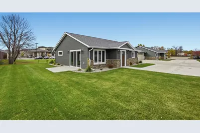 2338 30 Avenue S, Fargo, ND 58104 - Photo 4