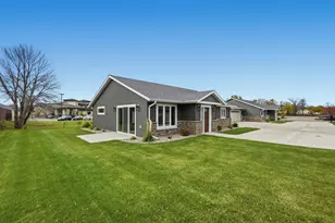 2338 30th Ave S, Fargo, ND 58104 - Photo 4