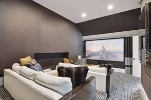 20100 Lakeview Ave, Deephaven, MN 55331 - Photo 32