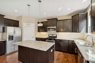 5270 Jewel Ln N, Plymouth, MN 55446 - Photo 12