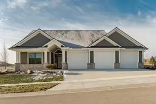 2608 Bentley Dr SW, Rochester, MN 55902 - Photo 2