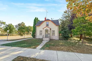 205 Adams St, Hutchinson, MN 55350 - Photo 1