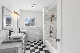 201 Townes Ln, Wayzata, MN 55391 - Photo 16