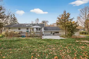 201 Townes Ln, Wayzata, MN 55391 - Photo 34