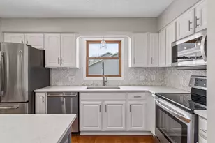 4015 Cottonwood Ln N, Plymouth, MN 55441 - Photo 14