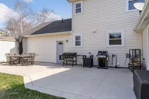 4015 Cottonwood Ln N, Plymouth, MN 55441 - Photo 46