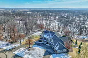 21 Cherrywood Cir, North Oaks, MN 55127 - Photo 50