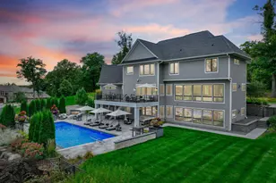 21 Cherrywood Cir, North Oaks, MN 55127 - Photo 2